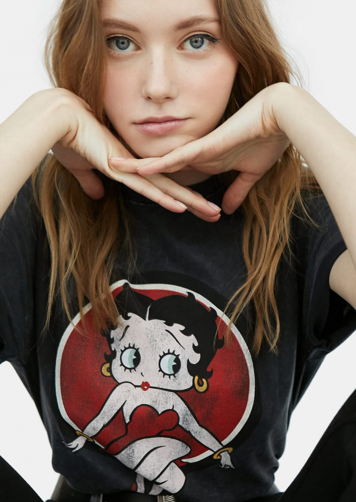Camiseta betty boop stradivarius new arrivals